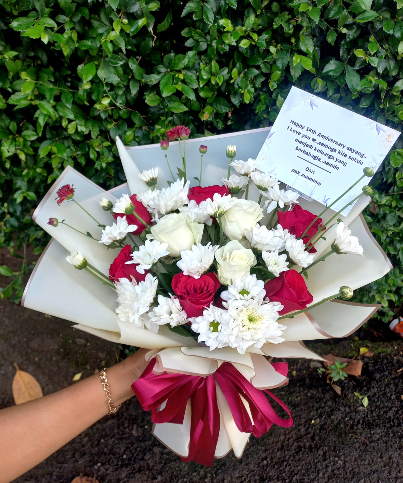 Buket Mawar Merah Putih